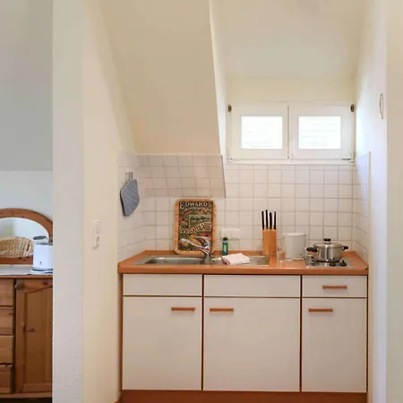 Apartment Drei Rosen 3 *