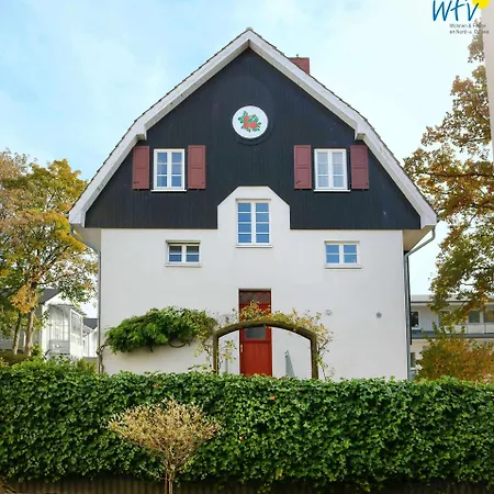 Apartment Drei Rosen 3 *